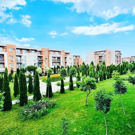 Bratanov Holiday ساني بيتش