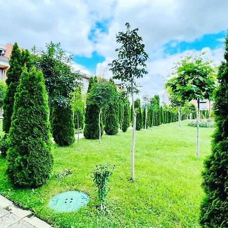 Bratanov Holiday ساني بيتش
